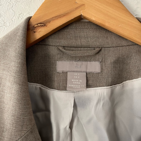 H&M Light Gray Blazer - Picture 3 of 4